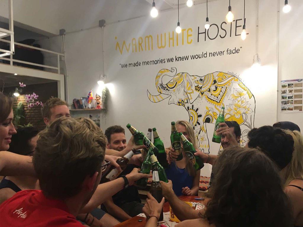 בנגקוק Warm White Hostel מראה חיצוני תמונה
