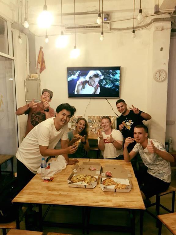 בנגקוק Warm White Hostel מראה חיצוני תמונה