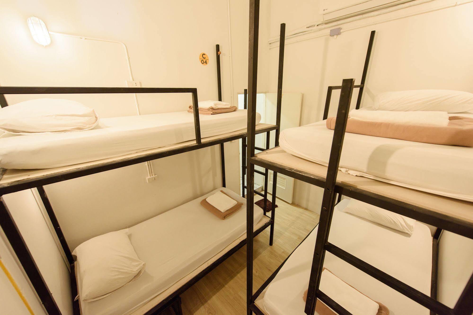 בנגקוק Warm White Hostel מראה חיצוני תמונה
