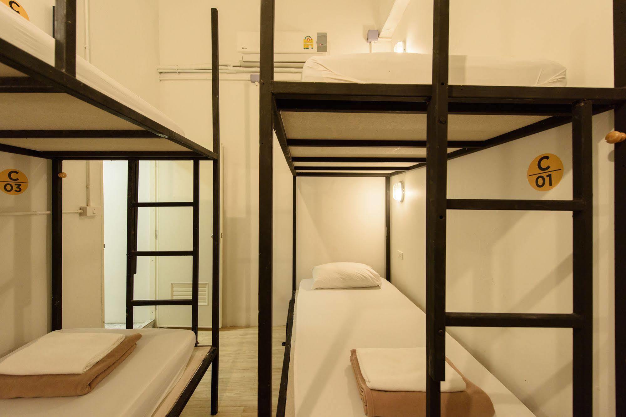 בנגקוק Warm White Hostel מראה חיצוני תמונה