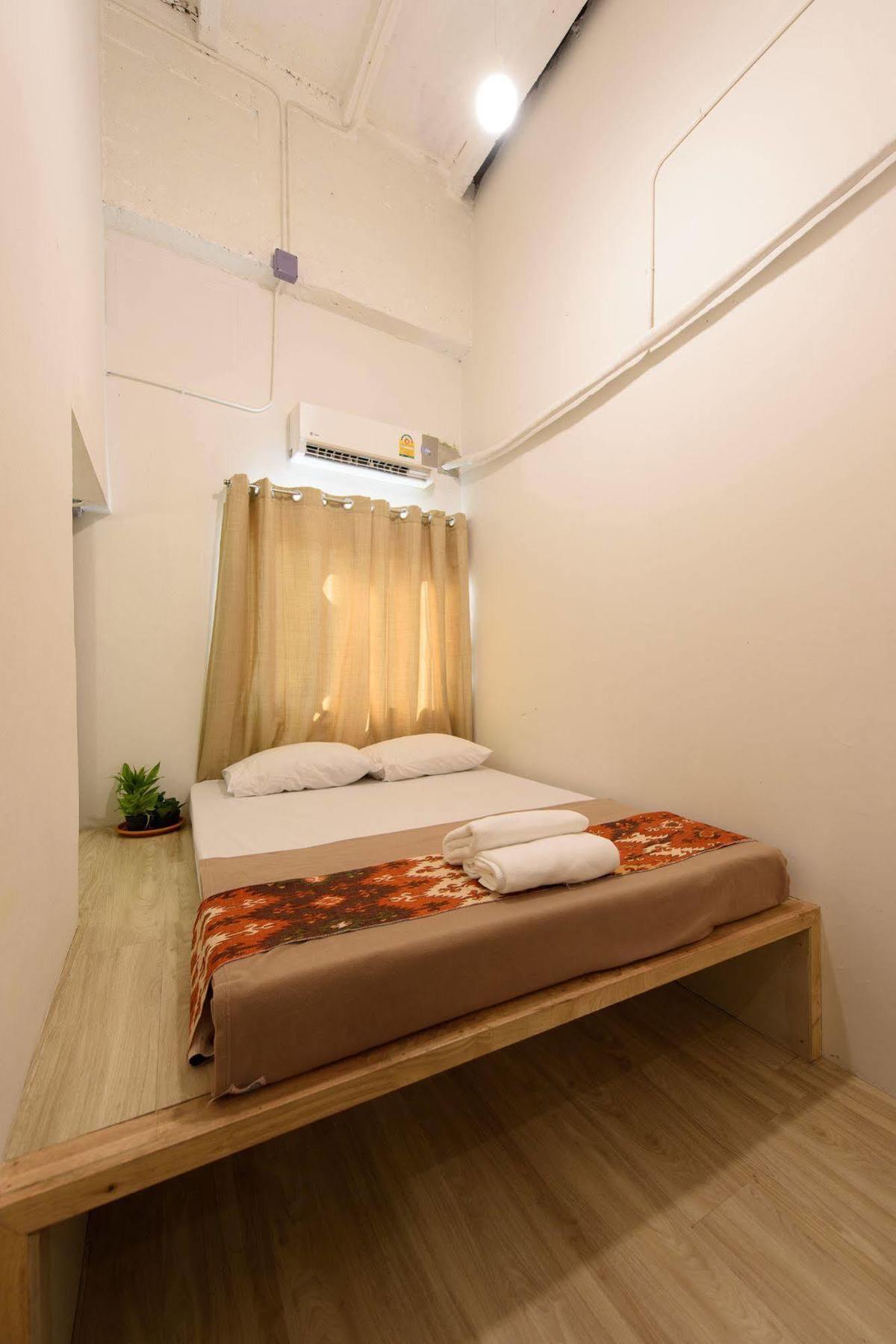 בנגקוק Warm White Hostel מראה חיצוני תמונה