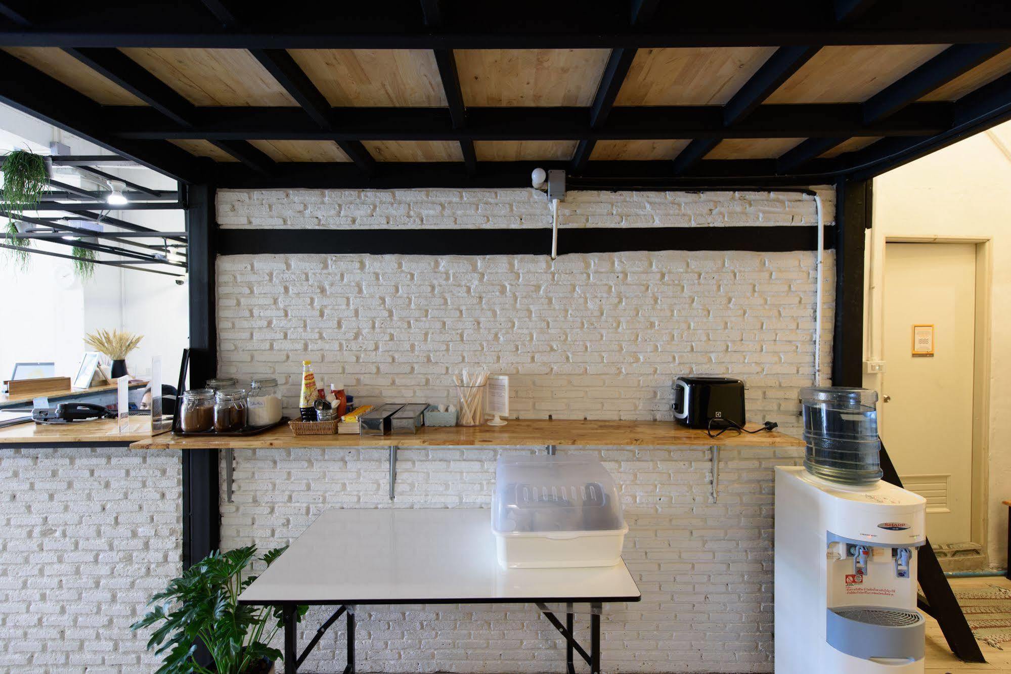 בנגקוק Warm White Hostel מראה חיצוני תמונה