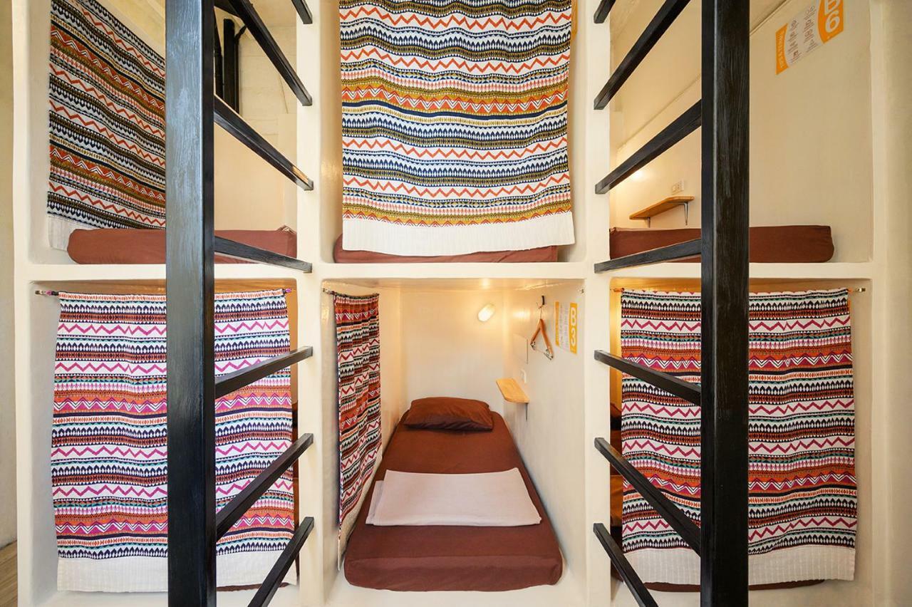 בנגקוק Warm White Hostel מראה חיצוני תמונה