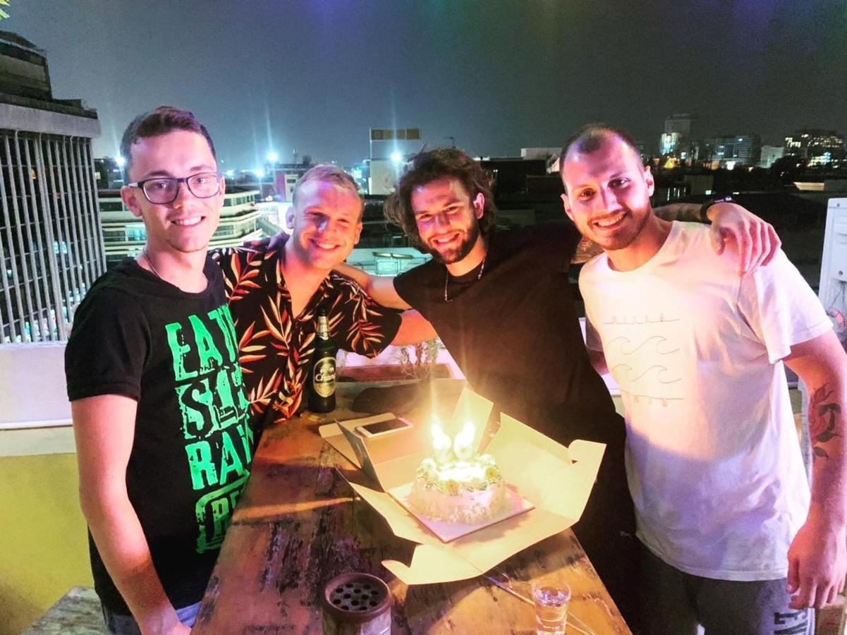 בנגקוק Warm White Hostel מראה חיצוני תמונה